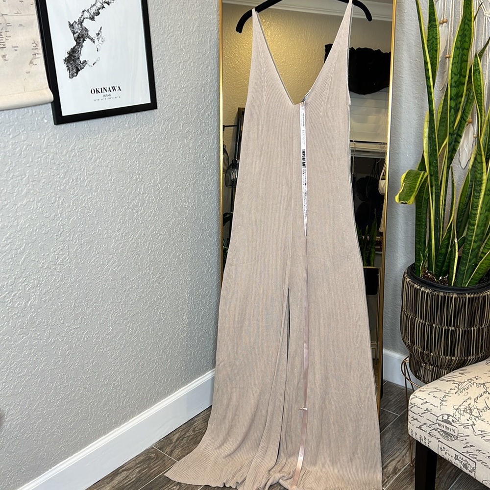House of CB 'Evana' Stone Ribbed Knit Jumpsuit NWT - Picture 9 of 9